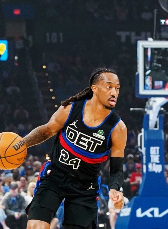 总决赛预演！雷霆加时114-110险胜活塞，亚历山大狂砍47分|活塞队|詹金斯|谢伊·吉尔杰斯-亚历山大|俄克拉荷马雷霆队|切特-霍姆格伦_新浪体育_新浪新闻