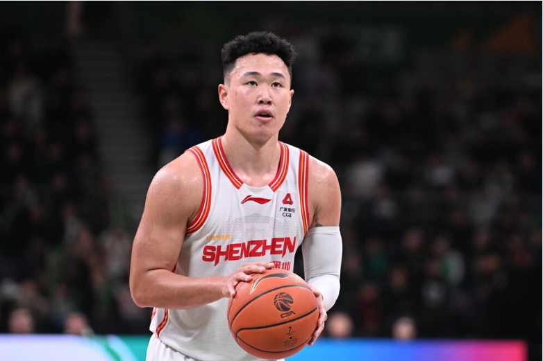 体育资讯-深圳险胜换帅新疆豪取10连胜 贺希宁32+5三分周鹏助攻超王仕鹏